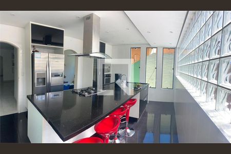 Casa à venda com 4 quartos, 400m² em Interlagos, São Paulo