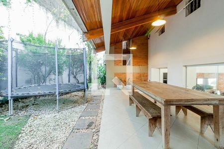 Casa à venda com 3 quartos, 400m² em Sumaré, São Paulo