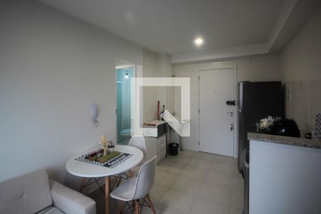 Sala / Cozinha de kitnet/studio à venda com 2 quartos, 33m² em Parque Fongaro, São Paulo