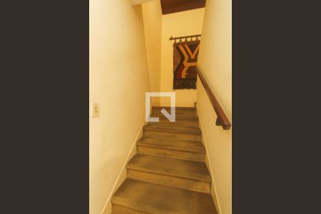 Escadas de casa à venda com 3 quartos, 117m² em Rubem Berta, Porto Alegre