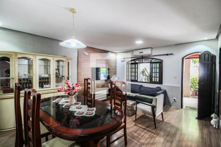 Sala de casa de condomínio para alugar com 4 quartos, 175m² em Nova Iguaçu, Nova Iguaçu