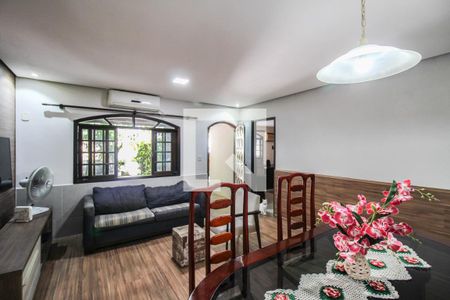 Sala de casa de condomínio para alugar com 4 quartos, 175m² em Nova Iguaçu, Nova Iguaçu