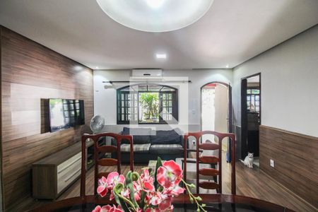 Sala de casa de condomínio para alugar com 4 quartos, 175m² em Nova Iguaçu, Nova Iguaçu