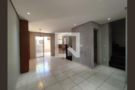 Sala de casa de condomínio à venda com 3 quartos, 124m² em Cabral, Contagem