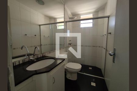 Banheiro de casa de condomínio à venda com 3 quartos, 124m² em Cabral, Contagem