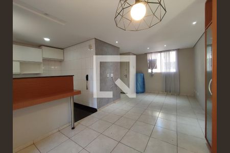 Sala de casa de condomínio à venda com 3 quartos, 124m² em Cabral, Contagem