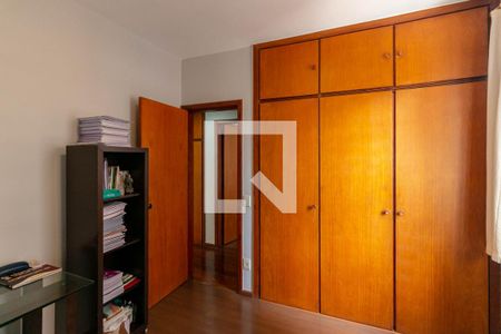 Quarto 1 de apartamento para alugar com 2 quartos, 72m² em Funcionários, Belo Horizonte