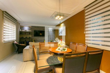 Sala de casa de condomínio à venda com 3 quartos, 140m² em Chácara Seis de Outubro, São Paulo