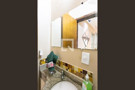 Lavabo de casa de condomínio à venda com 3 quartos, 140m² em Chácara Seis de Outubro, São Paulo