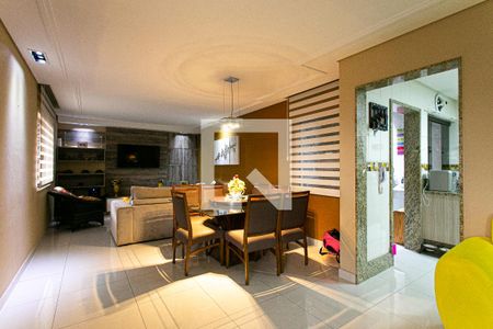 Sala de casa de condomínio à venda com 3 quartos, 140m² em Chácara Seis de Outubro, São Paulo