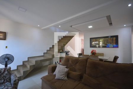 Sala de casa à venda com 4 quartos, 350m² em Irajá, Rio de Janeiro