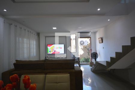Sala de casa à venda com 4 quartos, 350m² em Irajá, Rio de Janeiro