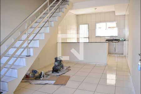 Sala de casa para alugar com 2 quartos, 92m² em Campo Grande, Rio de Janeiro