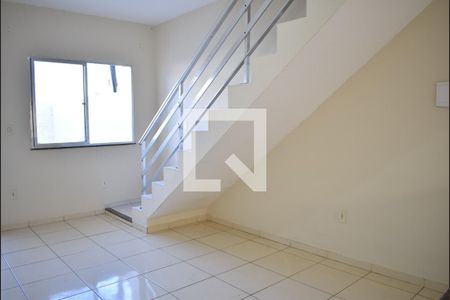 Sala de casa para alugar com 2 quartos, 92m² em Campo Grande, Rio de Janeiro