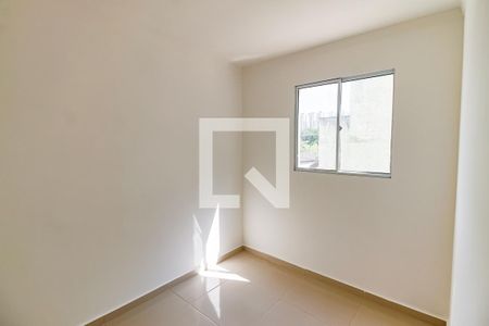 Quarto 2 de apartamento para alugar com 2 quartos, 48m² em Parque Assuncao, Taboão da Serra