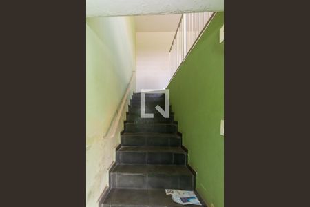 Escada da Sala de casa para alugar com 3 quartos, 199m² em Jardim Leonor, Campinas