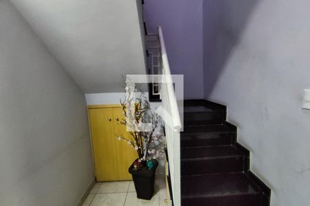 Escada  de casa à venda com 3 quartos, 180m² em Cangaiba, São Paulo