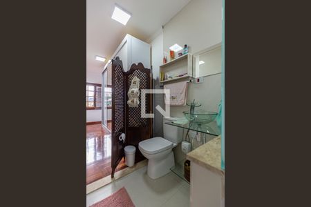 Casa à venda com 200m², 3 quartos e 2 vagas Casa à venda com 200m², 3 quartos e 2 vagasBanheiro da Suite