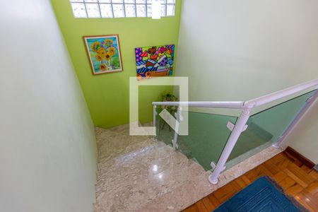 Escada Dormitórios de casa à venda com 3 quartos, 200m² em Centreville, Santo André