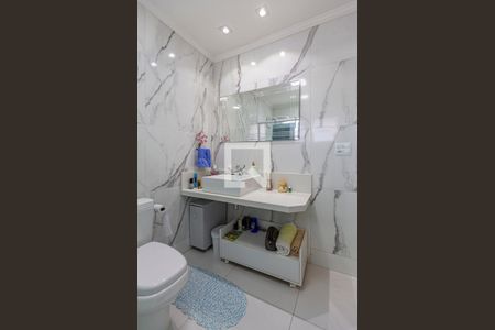 Casa à venda com 200m², 3 quartos e 2 vagas Casa à venda com 200m², 3 quartos e 2 vagasBanheiro