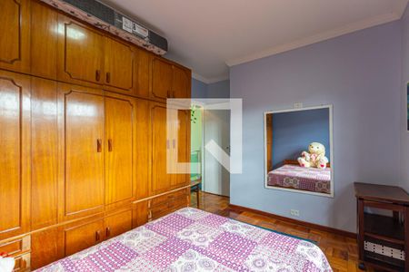 Casa à venda com 200m², 3 quartos e 2 vagas Casa à venda com 200m², 3 quartos e 2 vagasQuarto 2