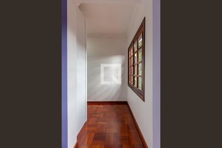 Casa à venda com 200m², 3 quartos e 2 vagas Casa à venda com 200m², 3 quartos e 2 vagasCloset da Suite