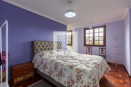 Casa à venda com 200m², 3 quartos e 2 vagas Casa à venda com 200m², 3 quartos e 2 vagasSuite