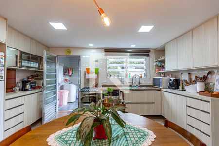 Casa à venda com 200m², 3 quartos e 2 vagas Casa à venda com 200m², 3 quartos e 2 vagasCozinha