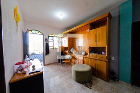 Sala de casa à venda com 4 quartos, 420m² em João Pinheiro, Belo Horizonte