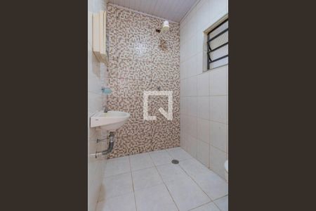 Banheiro  de casa para alugar com 1 quarto, 42m² em Vila Granada, São Paulo