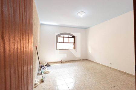 Quarto 2 de casa para alugar com 2 quartos, 130m² em Jardim Ataliba Leonel, São Paulo