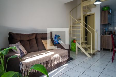 Sala de casa de condomínio à venda com 2 quartos, 73m² em Vila Nova, Porto Alegre