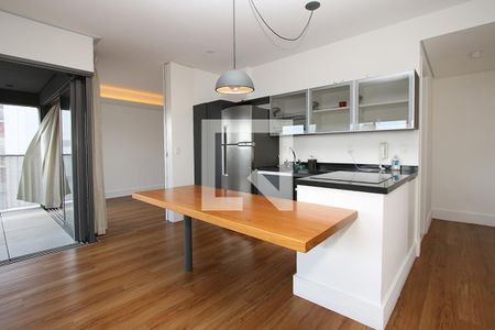 Sala e Cozinha de apartamento à venda com 1 quarto, 68m² em Vila Madalena, São Paulo