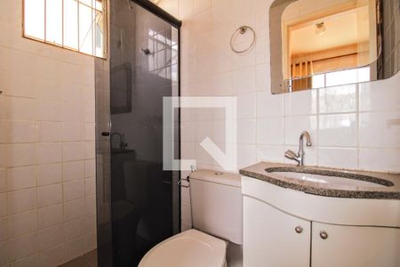 Banheiro de apartamento à venda com 2 quartos, 55m² em Sagrada Família, Belo Horizonte