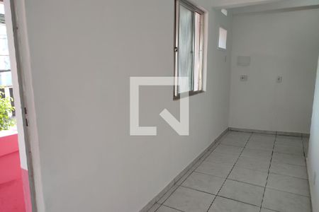 Sala de casa para alugar com 1 quarto, 35m² em Pechincha, Rio de Janeiro