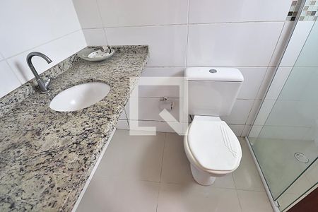 Banheiro do Quarto 1 - Suíte de apartamento para alugar com 2 quartos, 55m² em Parque Novo Oratório, Santo André