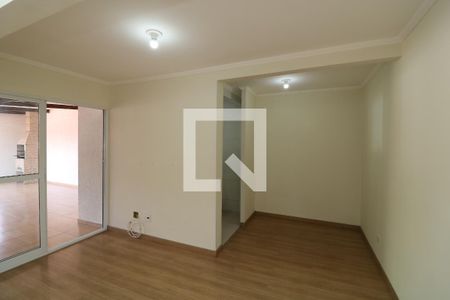 Sala de casa para alugar com 2 quartos, 86m² em Vila Industrial, São Paulo