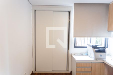 Apartamento à venda com 116m², 4 quartos e 2 vagas Apartamento à venda com 116m², 4 quartos e 2 vagasArmário do Quarto 4