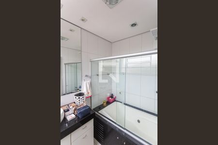Apartamento à venda com 116m², 4 quartos e 2 vagas Apartamento à venda com 116m², 4 quartos e 2 vagasBanheiro da Suíte 1