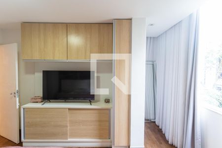 Apartamento à venda com 116m², 4 quartos e 2 vagas Apartamento à venda com 116m², 4 quartos e 2 vagasArmário da Suíte 1