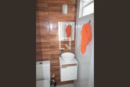 Banheiro 1 de casa à venda com 2 quartos, 80m² em Bonsucesso, Rio de Janeiro