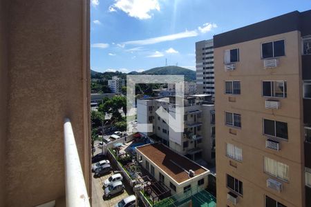 Vista para a Rua Principal da Varanda da Sala de apartamento à venda com 2 quartos, 50m² em Taquara, Rio de Janeiro
