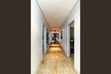 Corredor de apartamento à venda com 4 quartos, 264m² em Higienópolis, São Paulo