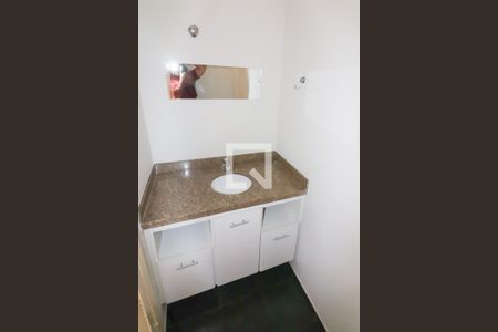 Lavabo de casa de condomínio à venda com 4 quartos, 239m² em Vila São Silvestre, São Paulo