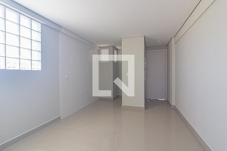 Sala de kitnet/studio para alugar com 1 quarto, 38m² em Centro, Curitiba