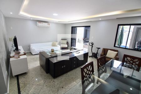 Sala de casa de condomínio à venda com 5 quartos, 260m² em Vargem Pequena, Rio de Janeiro