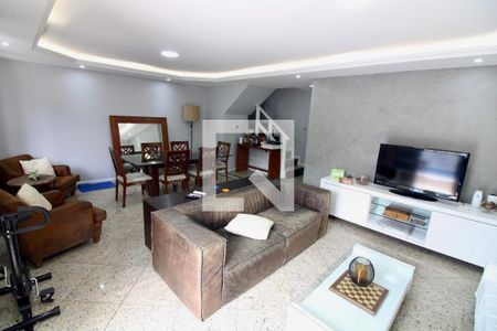 Casa de condomínio à venda com 260m², 5 quartos e 3 vagasSala