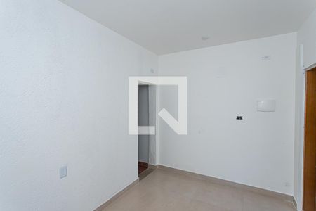 Sala e cozinha de casa para alugar com 1 quarto, 28m² em Vila Pereira Barreto, São Paulo