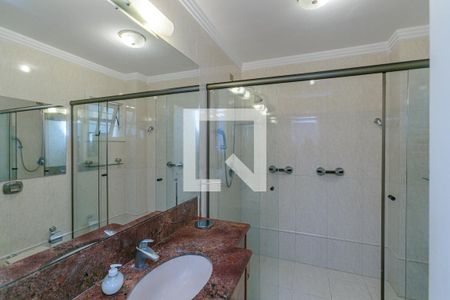 Casa de condomínio para alugar com 344m², 4 quartos e 3 vagas Casa de condomínio para alugar com 344m², 4 quartos e 3 vagasBanheiro