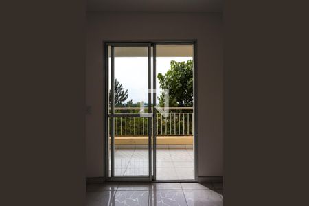 Vista da varanda da sala de apartamento para alugar com 3 quartos, 80m² em Jardim Caiapiá, Cotia